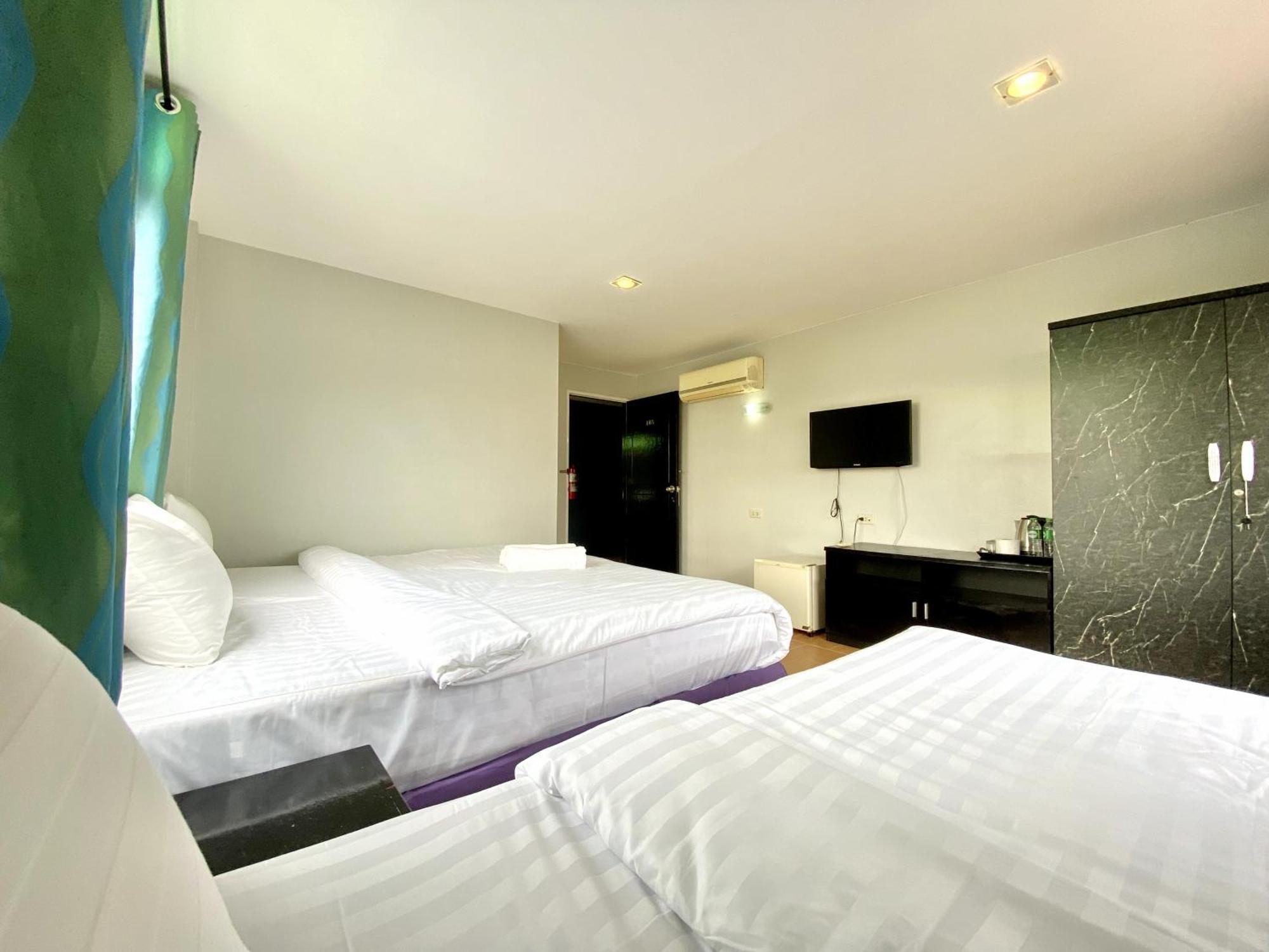 Beachwalk Minotel Patong ภายนอก รูปภาพ