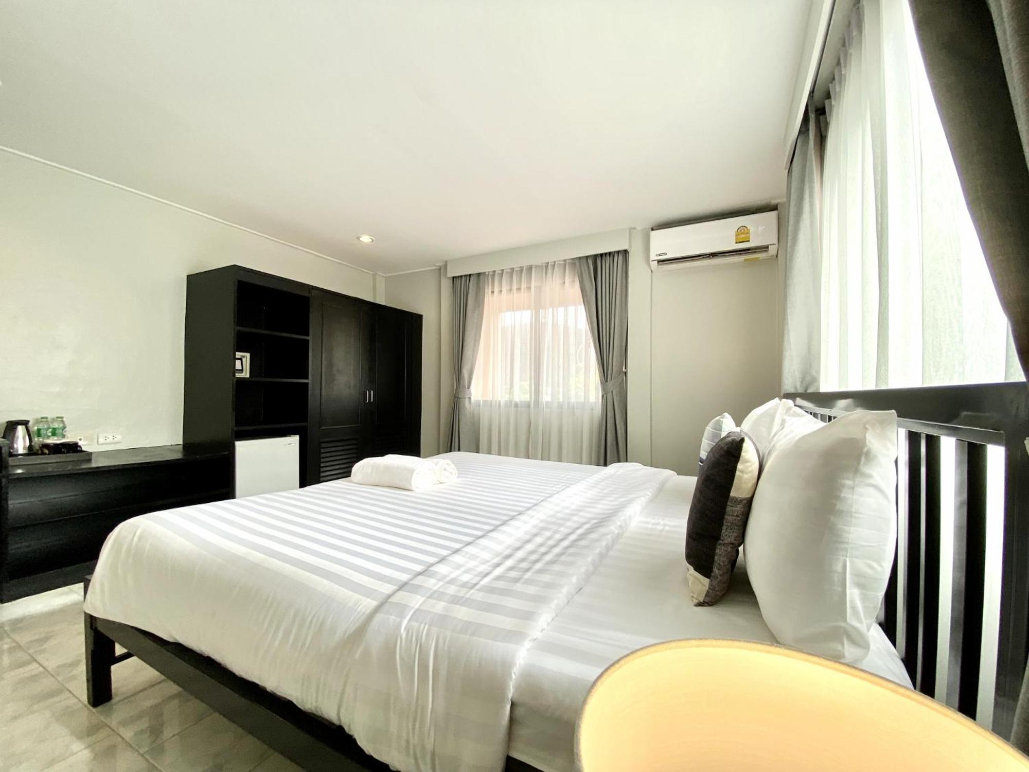 Beachwalk Minotel Patong ภายนอก รูปภาพ