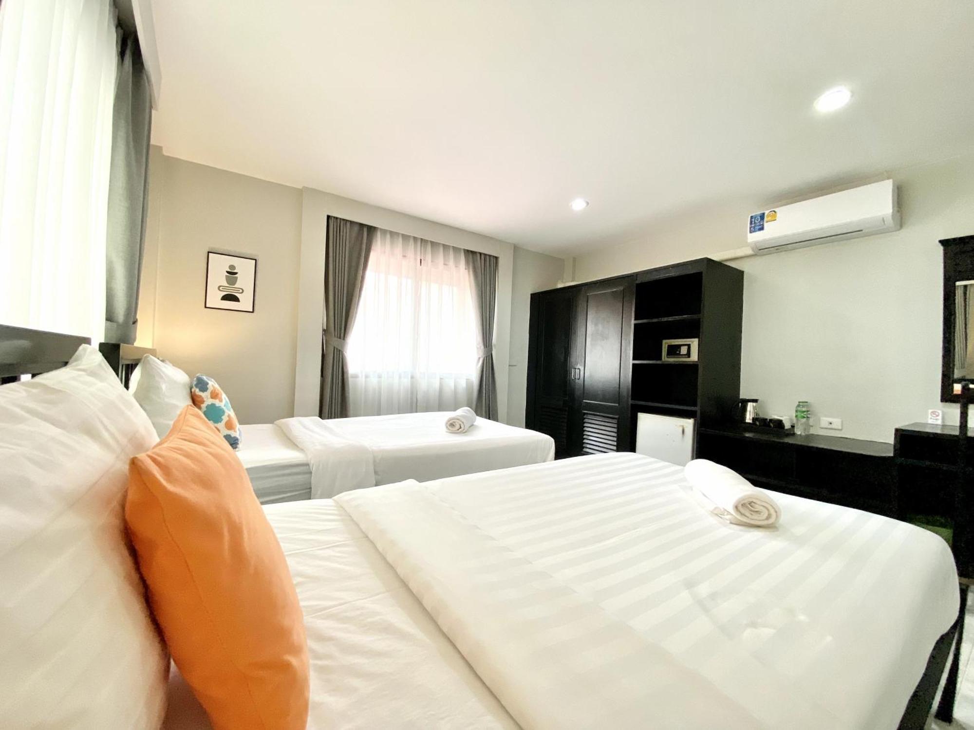 Beachwalk Minotel Patong ภายนอก รูปภาพ